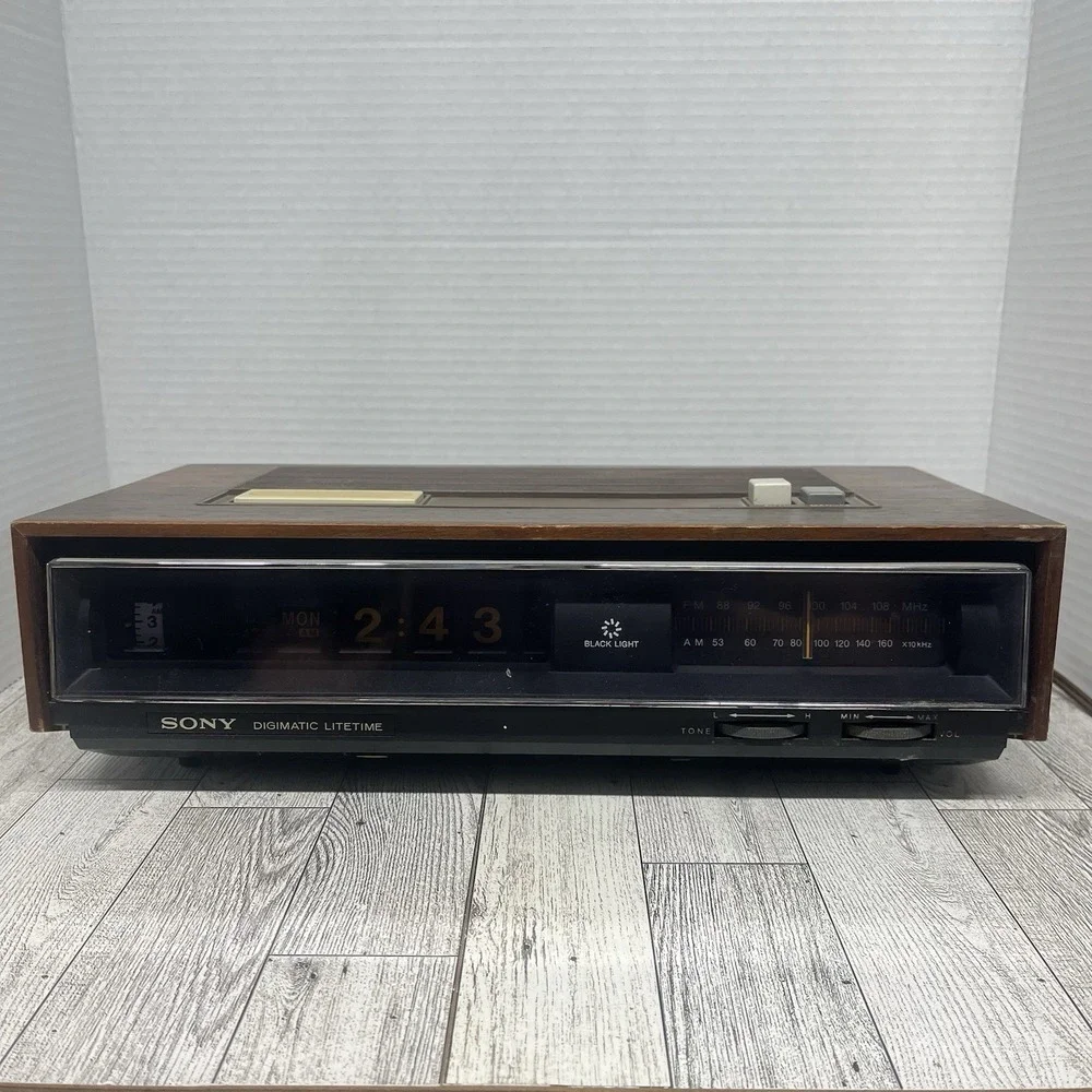 Vintage Sony Digimatic Litetime TFM-C770W Flip Clock Radio for Parts Repair